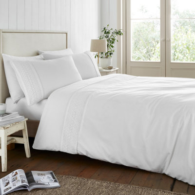 Catherine Lansfield Broderie Anglaise Double Duvet Cover Set with Pillowcases White