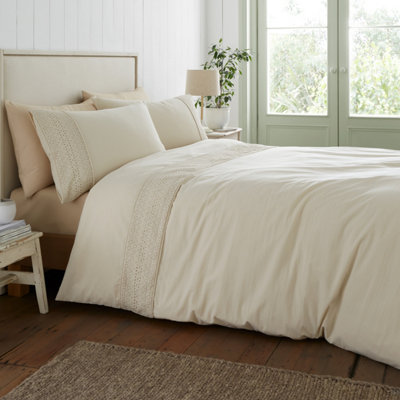Catherine Lansfield Broderie Anglaise King Duvet Cover Set with Pillowcases Cream
