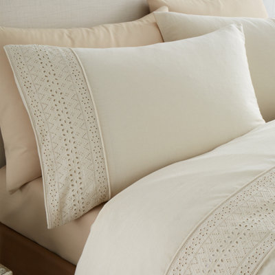 Catherine Lansfield Broderie Anglaise Super King Duvet Cover Set with Pillowcases Cream