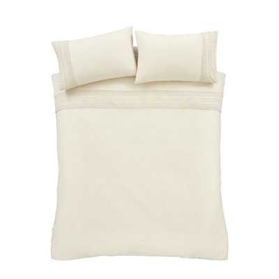 Catherine Lansfield Broderie Anglaise Super King Duvet Cover Set with Pillowcases Cream