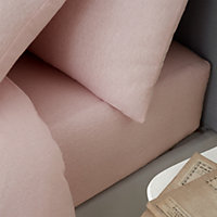 Catherine Lansfield Brushed Cotton Fitted Sheet Pink