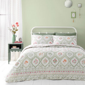Catherine Lansfield Cameo Floral Reversible 220x230cm Bedspread Green