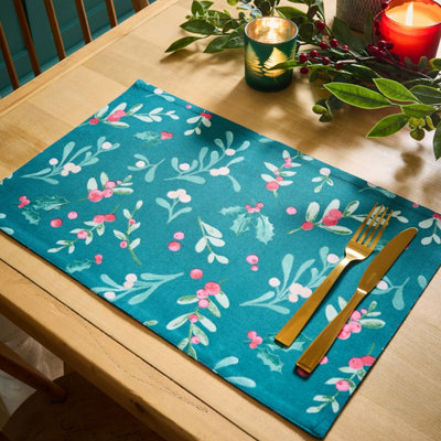 Catherine Lansfield Christmas Holly and Mistletoe Cotton 30x46 cm Dining Placemat 4 Pack Green