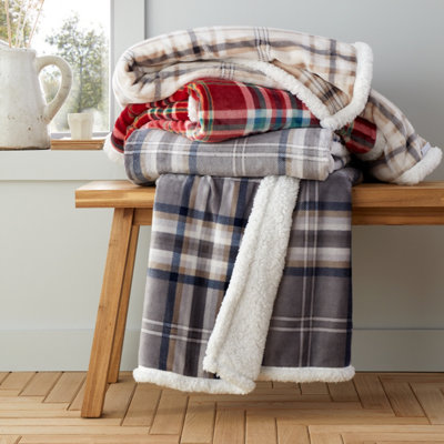 Catherine lansfield sheep sherpa fleece throw hotsell