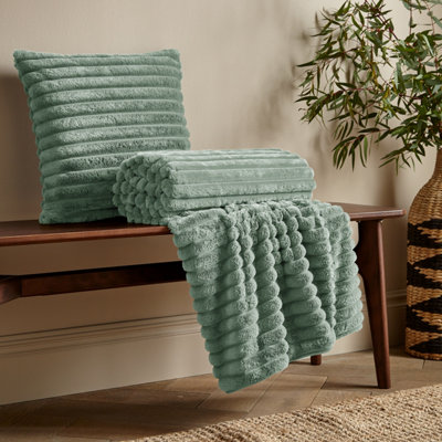 Catherine Lansfield Cosy Ribbed Faux Fur Blanket Throw Green