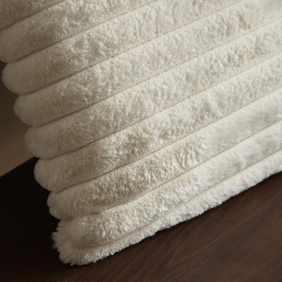 Catherine Lansfield Cosy Ribbed Faux Fur Soft Touch 45x45cm Cushion Cream