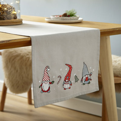 Catherine Lansfield Dining Christmas Gnomes Cotton 33x220 cm Runner Grey Red