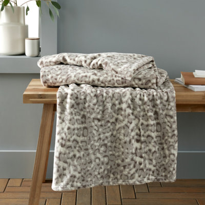 Catherine lansfield sheep discount sherpa fleece throw