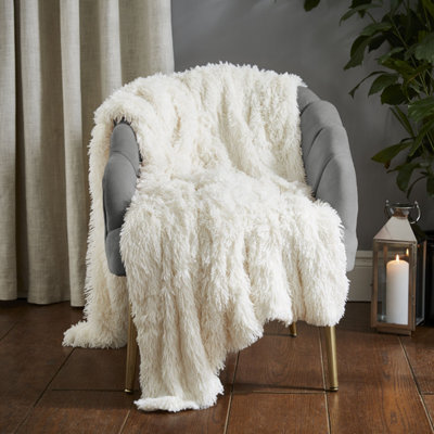 Catherine Lansfield Extra Large Cuddly Deep Pile Faux Fur Family Size Large Blanket Throw Cream DIY at B Q