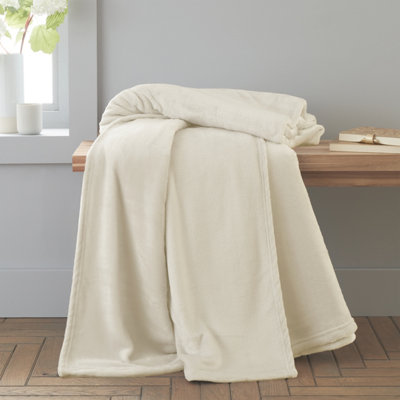 Catherine Lansfield Extra Large Raschel Velvet Touch Blanket Throw Cream