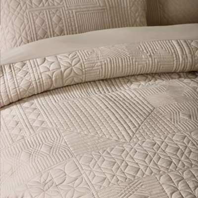 Catherine Lansfield Folkstone Geo Double Duvet Cover Set with Pillowcases Natural