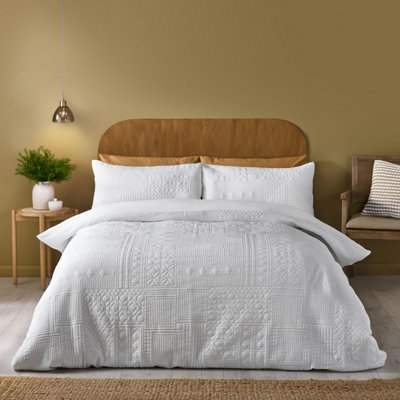 Catherine Lansfield Folkstone Geo Double Duvet Cover Set with Pillowcases White