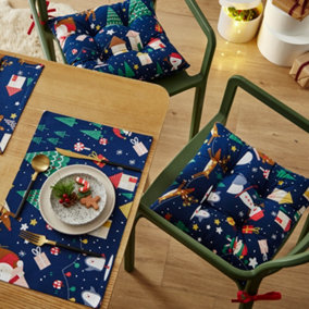 Catherine Lansfield Indoor/Outdoor Dining Santa's Christmas Wonderland Wipe Clean 40x40cm Seat Pad Pair Navy