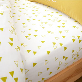 Catherine Lansfield Kids Bedroom Giraffe Fitted Sheet 25cm Depth Yellow