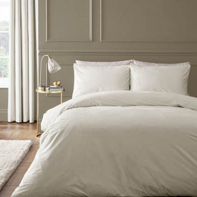 Catherine Lansfield Kingsley Soft Matt Velvet Double Duvet Cover Set with Pillowcases Cream