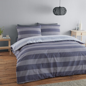 Catherine Lansfield Lines King Duvet Cover Set with Pillowcases Navy