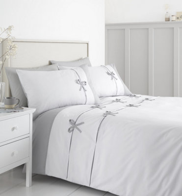 Catherine Lansfield Milo Bow Duvet Cover Set with Pillowcases White