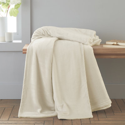 Catherine Lansfield Raschel Velvet Touch 130x170cm Blanket Throw Cream