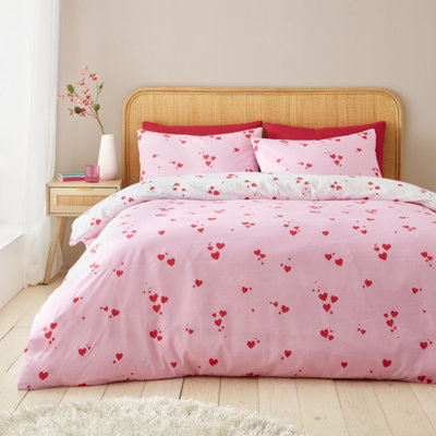 Catherine Lansfield Seersucker Heart Duvet Cover Set with Pillowcases White / Red