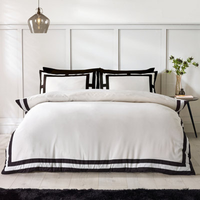 Catherine Lansfield So Soft Mono Panel King Duvet Cover Set with Pillowcases Cream Black