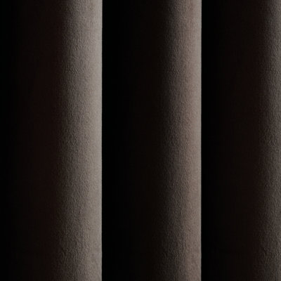Catherine Lansfield Super Thermal Blackout Matt Velour 46x54 Inch Eyelet Curtains Two Panels Chocolate