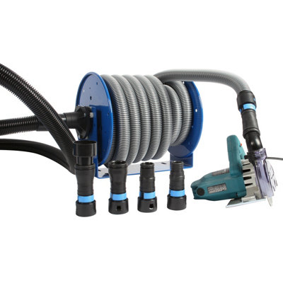 Vacuum hose store reel