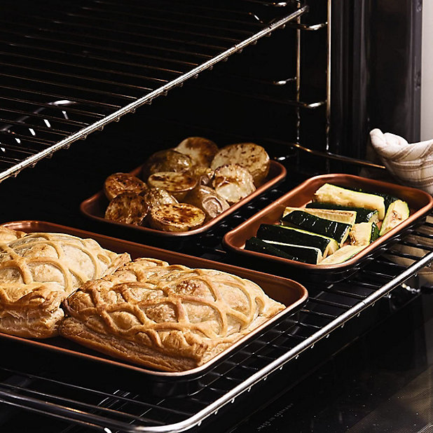Cera Titanware One Shelf Baking Tray Set - 1 Large & 2 Small Carbon Steel  Stackable Oven Trays with Non-Stick Coating