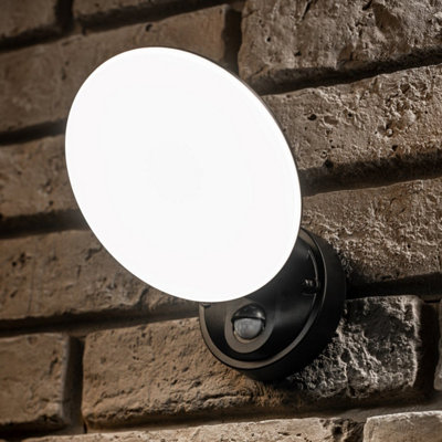 CGC EZRA Slim Round Black LED Outdoor Wall Light with PIR Motion Sensor 10W