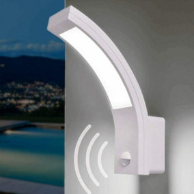 CGC White LED Curved Outdoor Garden Wall Light With PIR Motion Sensor Security