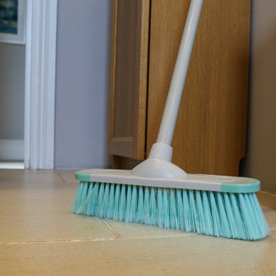 Charles Bentley 'Brights' Green Soft Indoor Broom - 3