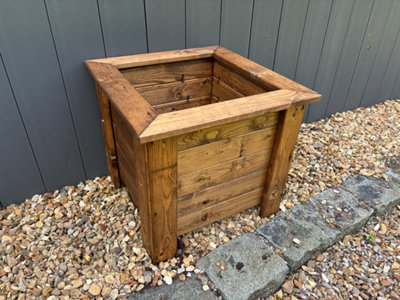 Charles Taylor Prestbury Raised Square Planter Large