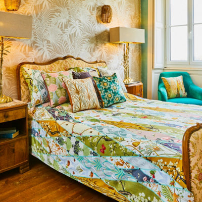 Chateau Nouveau Wallpaper Museum King Bed Set