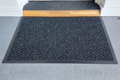 Chevron Entrance Mat 60 x 90cm Charcoal