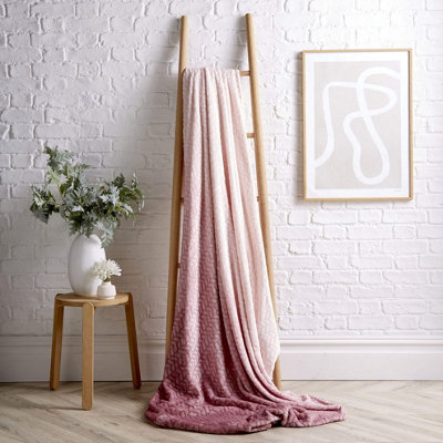 Chevron Ombre Effect Throw in Pink, 200 x 240cm