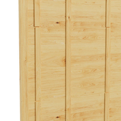 Chic Lattice Crowned Wooden Fence Panel for Enduring Garden Elegance ...
