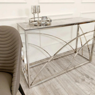 Chic Stella Console Table / Modern Design for Contemporary Spaces