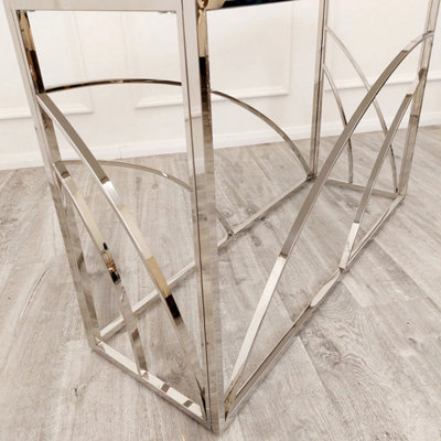 Chic Stella Console Table / Modern Design for Contemporary Spaces