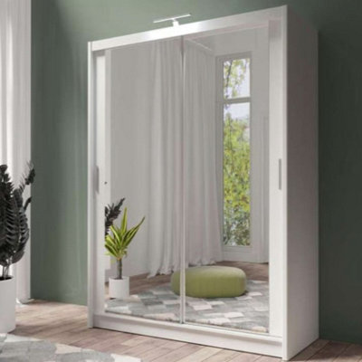Chic White Matt 160cm Sliding Wardrobe - Spacious Elegance & Smart