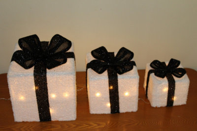 Christmas Set of 3 Light Up White Parcels with Black Bow(025A) - with ...