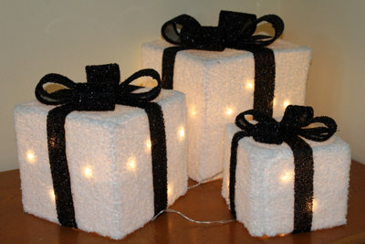Christmas Set of 3 Light Up White Parcels with Black Bow(025A) - with ...