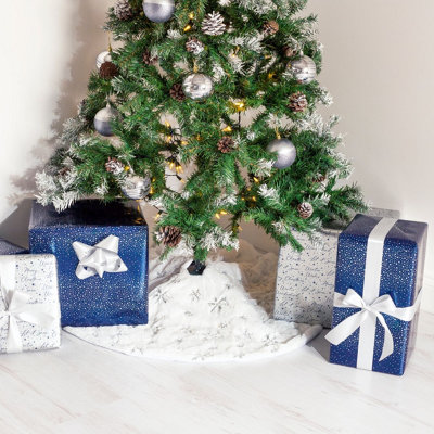 CHRISTMAS VILLAGE Christmas Tree Skirt, Faux Fur & Plush Mat, Perfect for Home, Xmas & Festive Party Decorations- 120cm