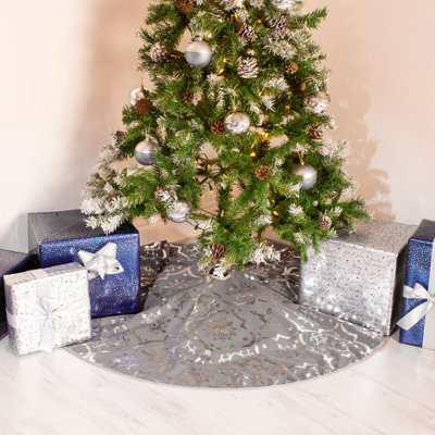 CHRISTMAS VILLAGE Christmas Tree Skirt, Faux Fur & Plush Mat, Perfect for Home, Xmas & Festive Party Decorations- 120cm