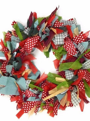 Christmas Wreath Cottage Style Wall Decor in Red Green Fabric - L30 x W30 - 5