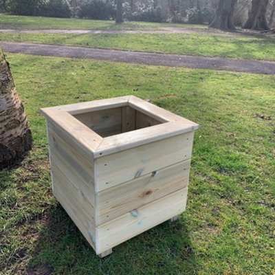 CHURNET VALLEY GARDEN FURNITURE SQUARE PLANTER