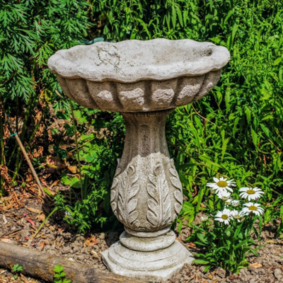 Classic Leaf Design Stone Birdbath