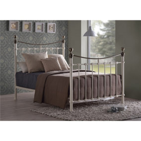 Classic Style Ivory Metal Bed Frame - Double 4ft 6"