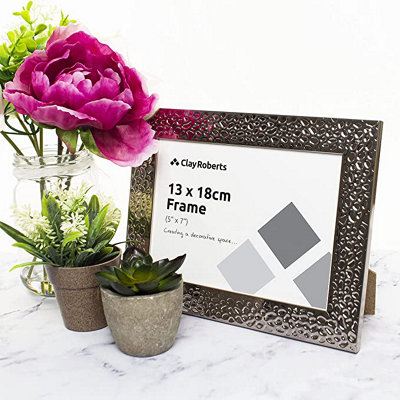 Clay Roberts Photo Picture Frame 7 x 5, Light Grey, Includes Mount for 6 x 4 Prints, Freestanding and Wall Mountable, 7x5" Picture