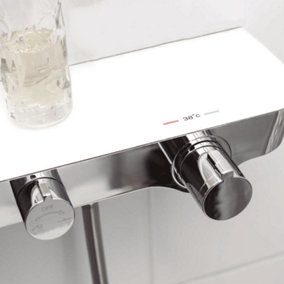 Clever Estante Thermostatic Shelf Shower Bar Chrome & White