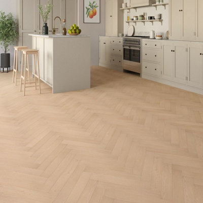 Click Laminate Flooring 12mm Kingwick Herringbone Wood Effect For Bedroom, Dining Room & Kitchen 1.8m²Per Pack