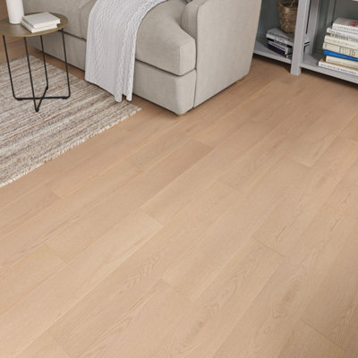 Click Laminate Flooring  8.0mm Kingford Plank Wood Effect For Bedroom, Dining Room, Living Room & Kitchen 1.92m²Per Pack